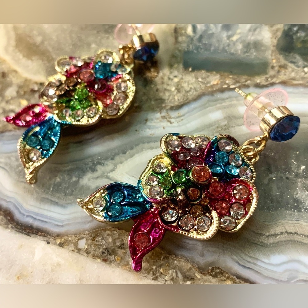2463 Vibrant Multicolor Crystal Flower Earrings